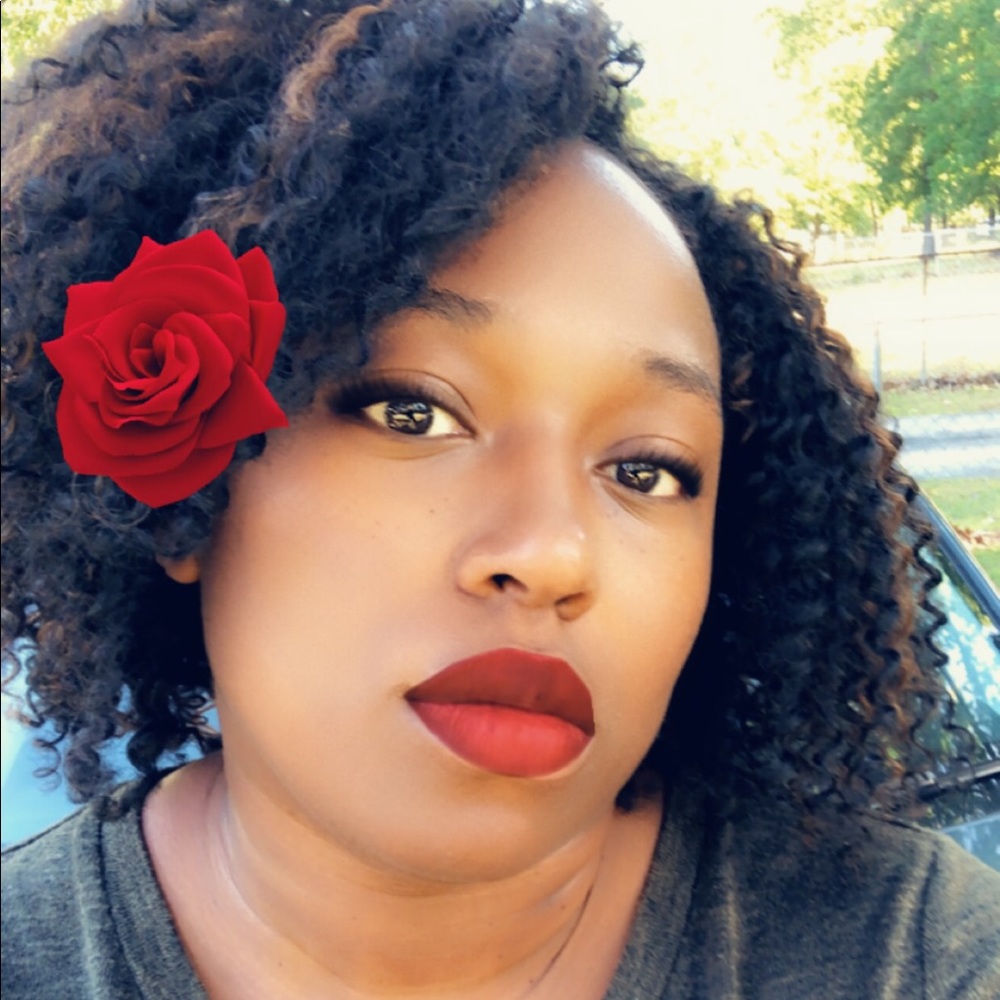 Meet your Posher, Latoya